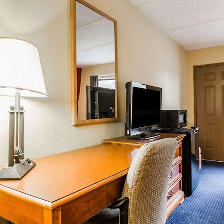 Rodeway Inn Charlotte Downtown Екстер'єр фото