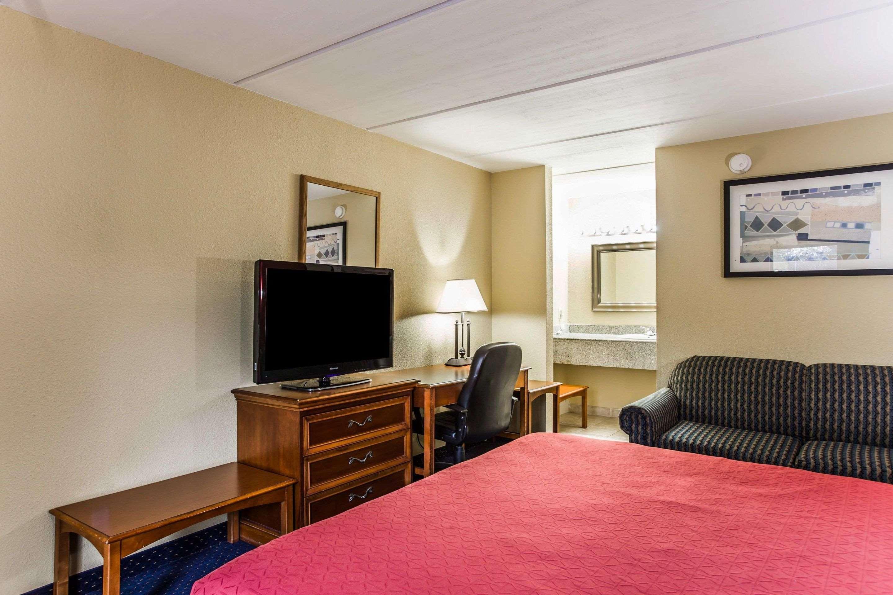 Rodeway Inn Charlotte Downtown Екстер'єр фото