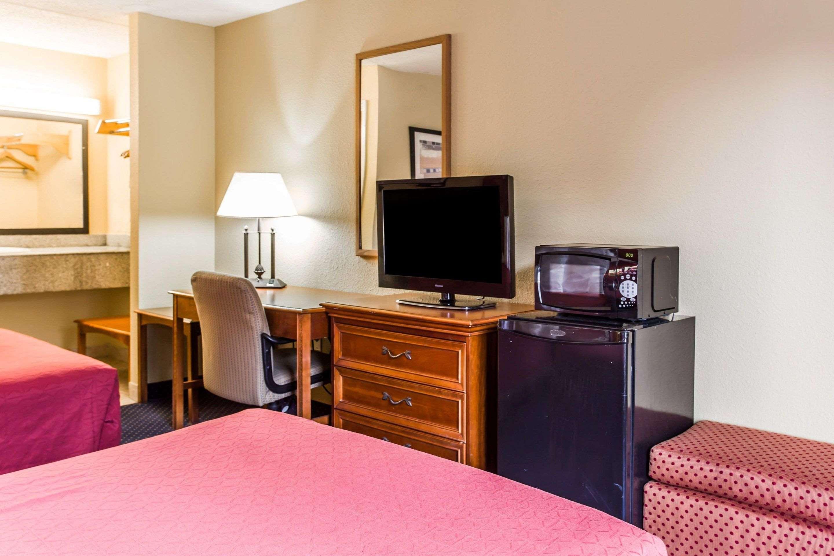 Rodeway Inn Charlotte Downtown Екстер'єр фото