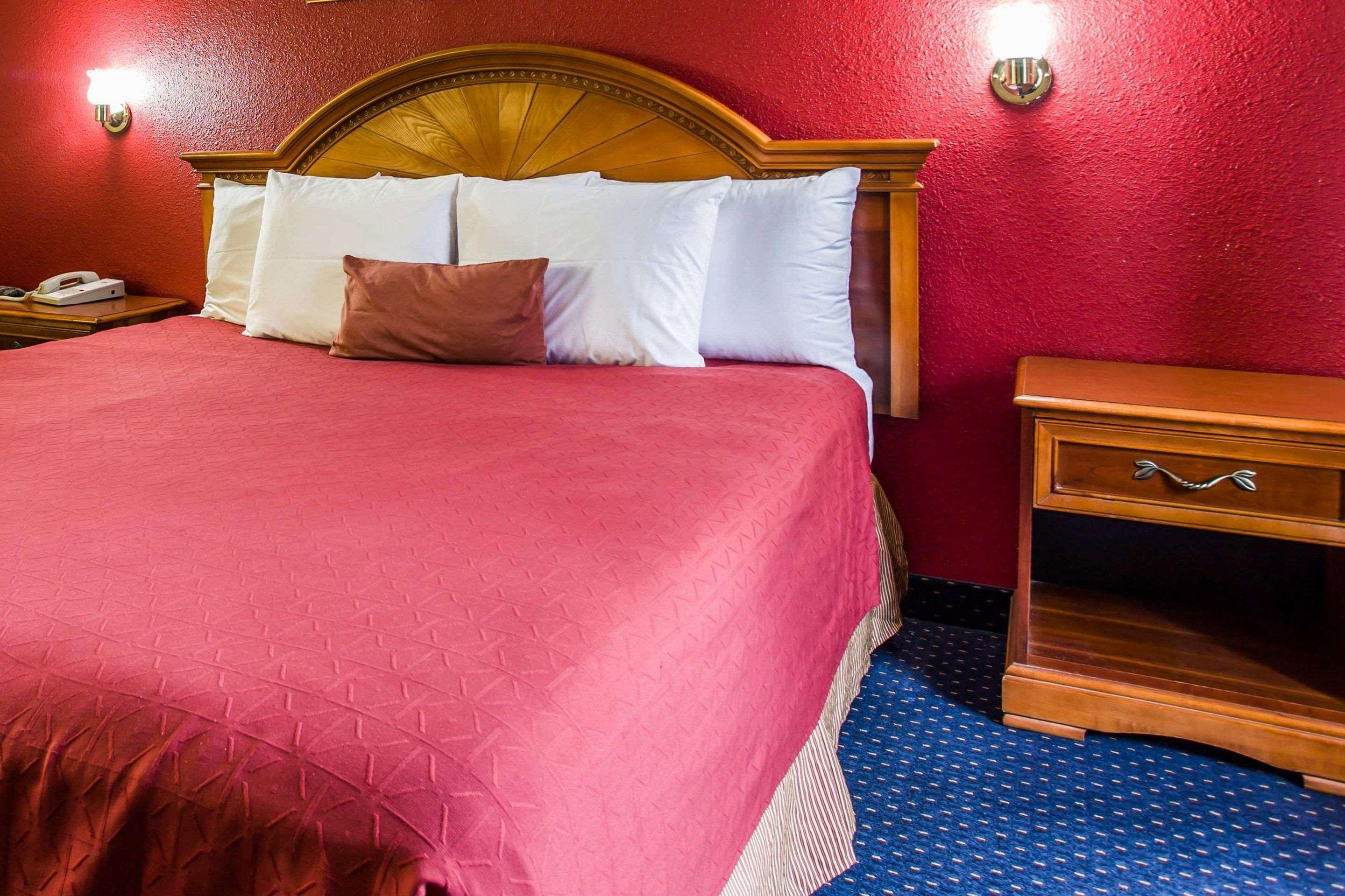 Rodeway Inn Charlotte Downtown Екстер'єр фото