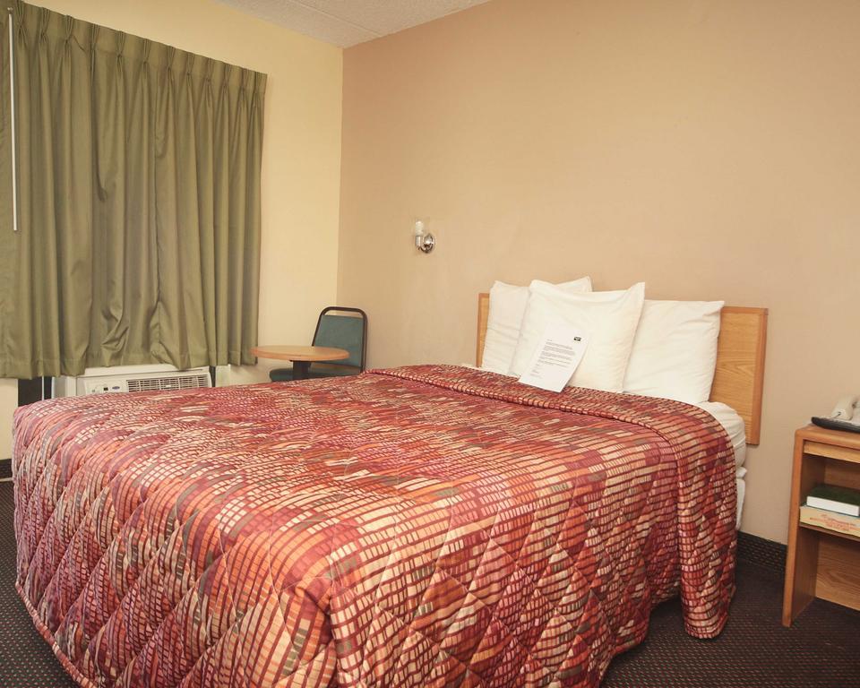 Rodeway Inn Charlotte Downtown Екстер'єр фото